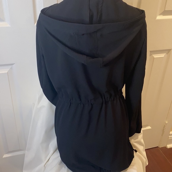 LIKE NEW lightweight black spring jacket - Picture 6 of 6